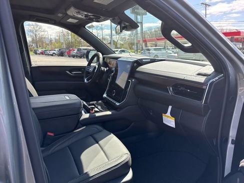New 2026 GMC Yukon Denali w/ Sun & Power Step Package AWD/4WD image 4