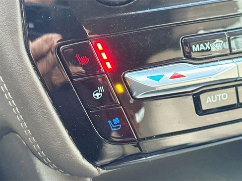 Used 2022 Ford Explorer Platinum w/ Equipment Group 601A image 20