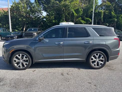 Used 2022 Hyundai Palisade SEL w/ Premium Package FWD image 4