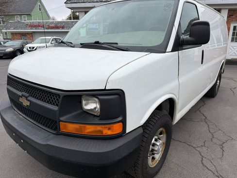 Used 2015 Chevrolet Express 2500 RWD image 9
