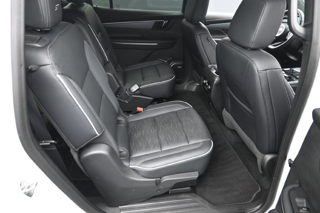 Used 2026 Buick Enclave Sport Touring AWD/4WD image 10