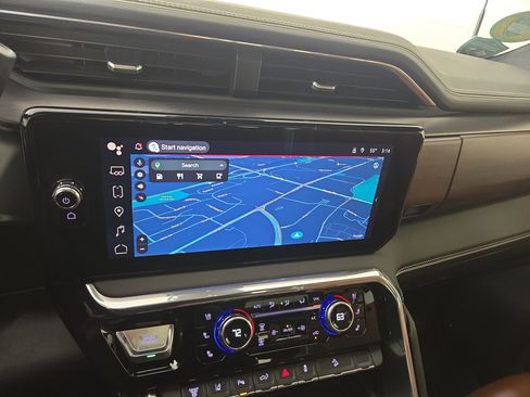 Used 2024 GMC Sierra 2500 Denali Ultimate image 21