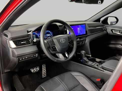 Used 2025 Toyota Camry XSE FWD image 17