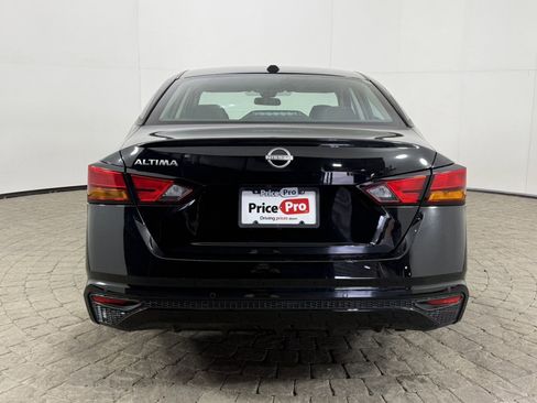 Used 2025 Nissan Altima 2.5 SV image 6