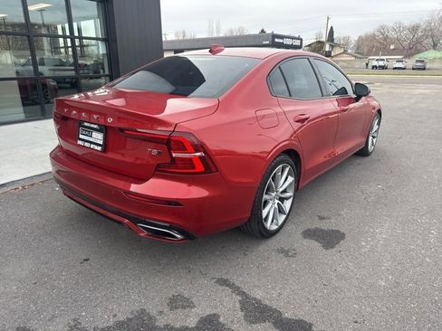Used 2021 Volvo S60 T5 Momentum image 6