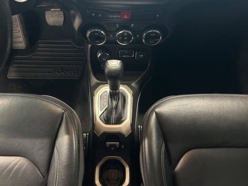 Used 2016 Jeep Renegade Limited image 16