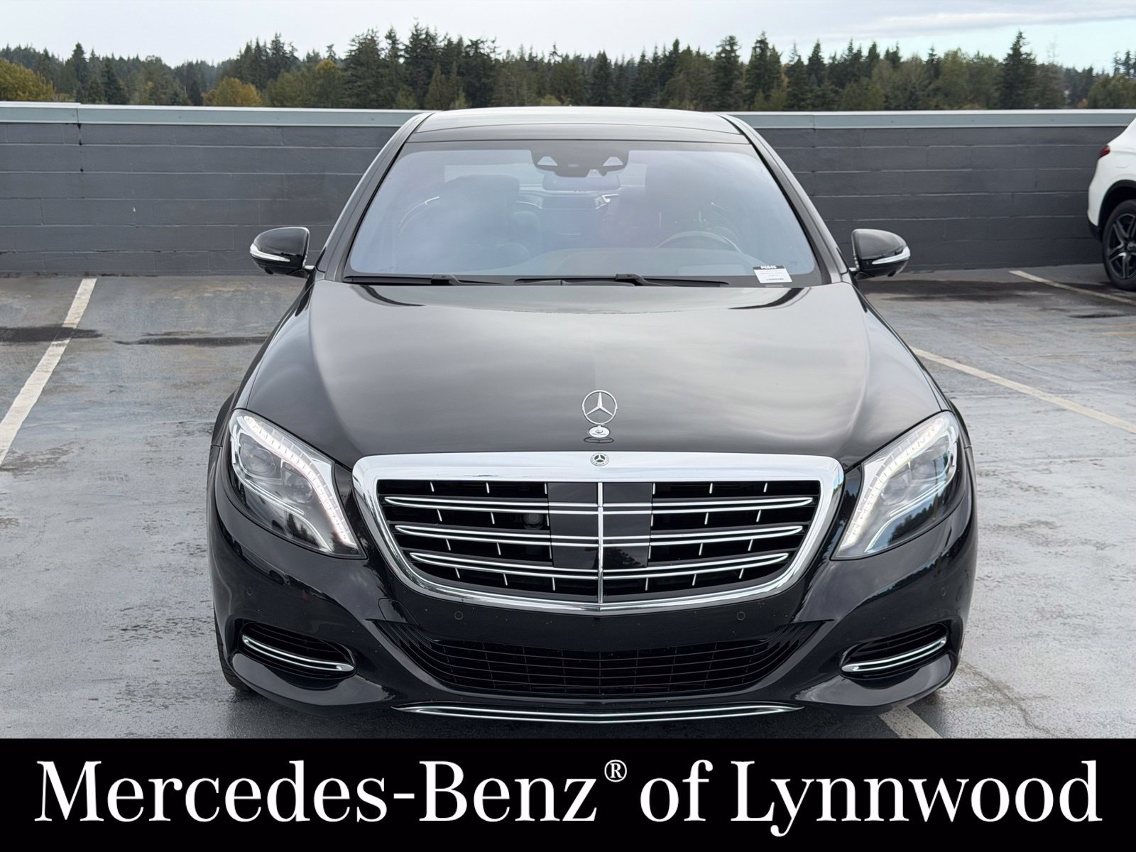 Used 2017 Mercedes-Benz Maybach S 550 4MATIC image 2