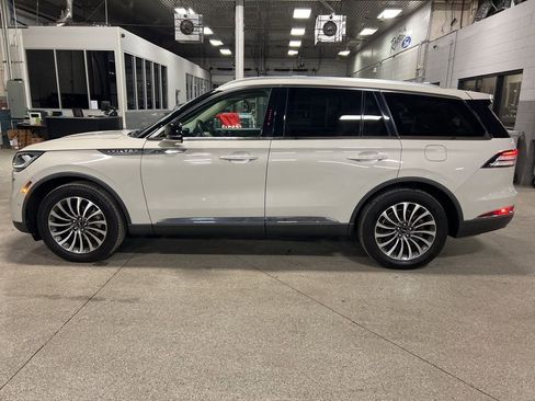 Used 2020 Lincoln Aviator Reserve w/ Equipment Group 201A image 2
