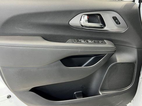 New 2026 Chrysler Pacifica Select image 27