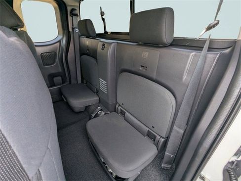 Used 2023 Nissan Frontier SV w/ SV Convenience Package image 14