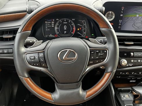 Used 2022 Lexus ES 350 Ultra Luxury image 11