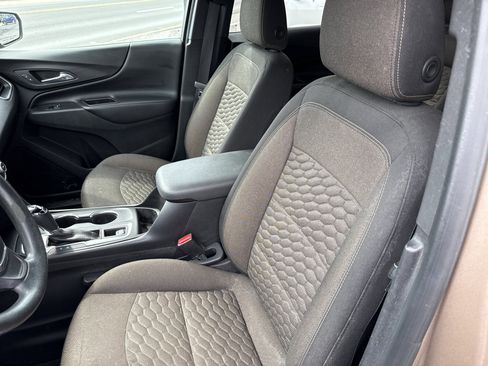 Used 2018 Chevrolet Equinox LT image 12