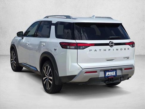Used 2025 Nissan Pathfinder Platinum image 7
