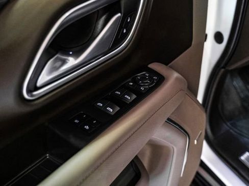 Used 2022 GMC Yukon XL SLT w/ SLT Premium Package image 40