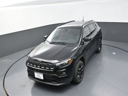 New 2026 Jeep Compass Latitude image 11