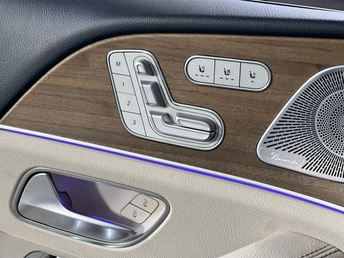 Used 2021 Mercedes-Benz GLS 450 4MATIC image 20