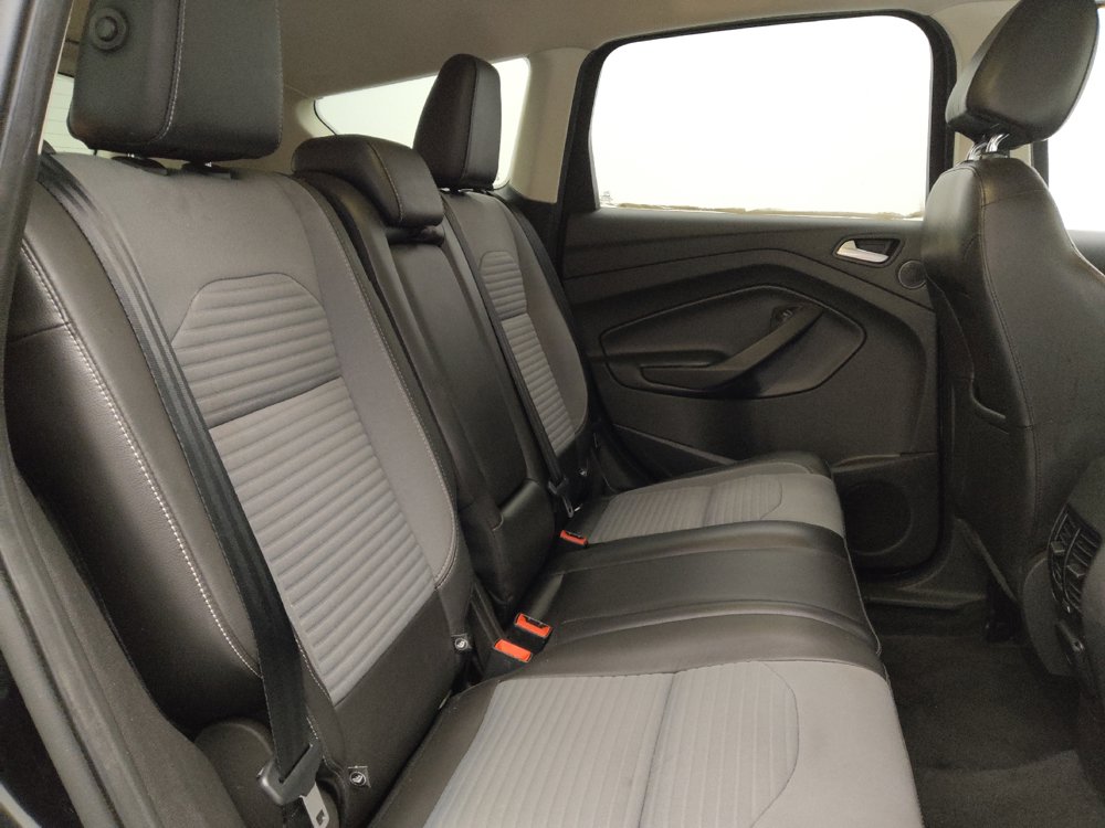Used 2017 Ford Escape SE w/ Equipment Group 201A FWD image 19