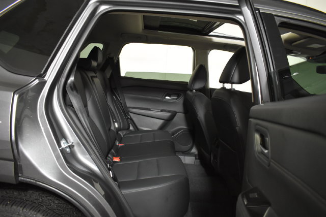 Certified 2026 Nissan Rogue Dark Armor AWD/4WD image 32