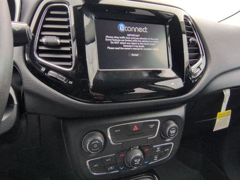 Used 2021 Jeep Compass Altitude image 27