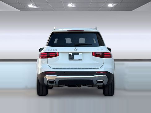 Certified 2026 Mercedes-Benz GLB 250 4MATIC image 10