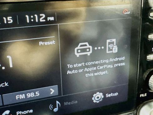 Used 2021 Kia Sorento S w/ Panoramic Sunroof Package AWD/4WD image 2