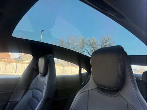 Used 2020 Porsche Taycan 4S image 30