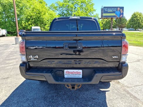 Used 2020 Toyota Tacoma Limited AWD/4WD image 10