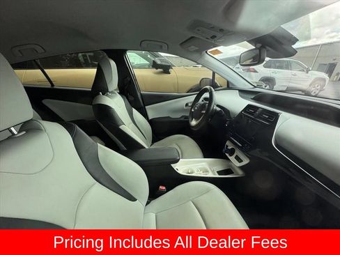 Used 2017 Toyota Prius Four Touring FWD image 3
