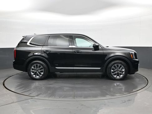 Used 2024 Kia Telluride LX AWD/4WD image 5
