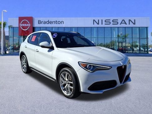 Used 2018 Alfa Romeo Stelvio Ti Sport image 3