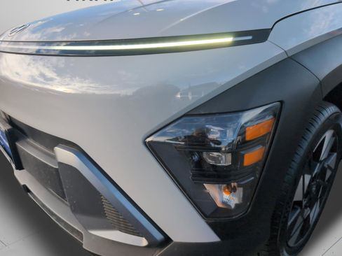 Used 2025 Hyundai Kona SEL image 8