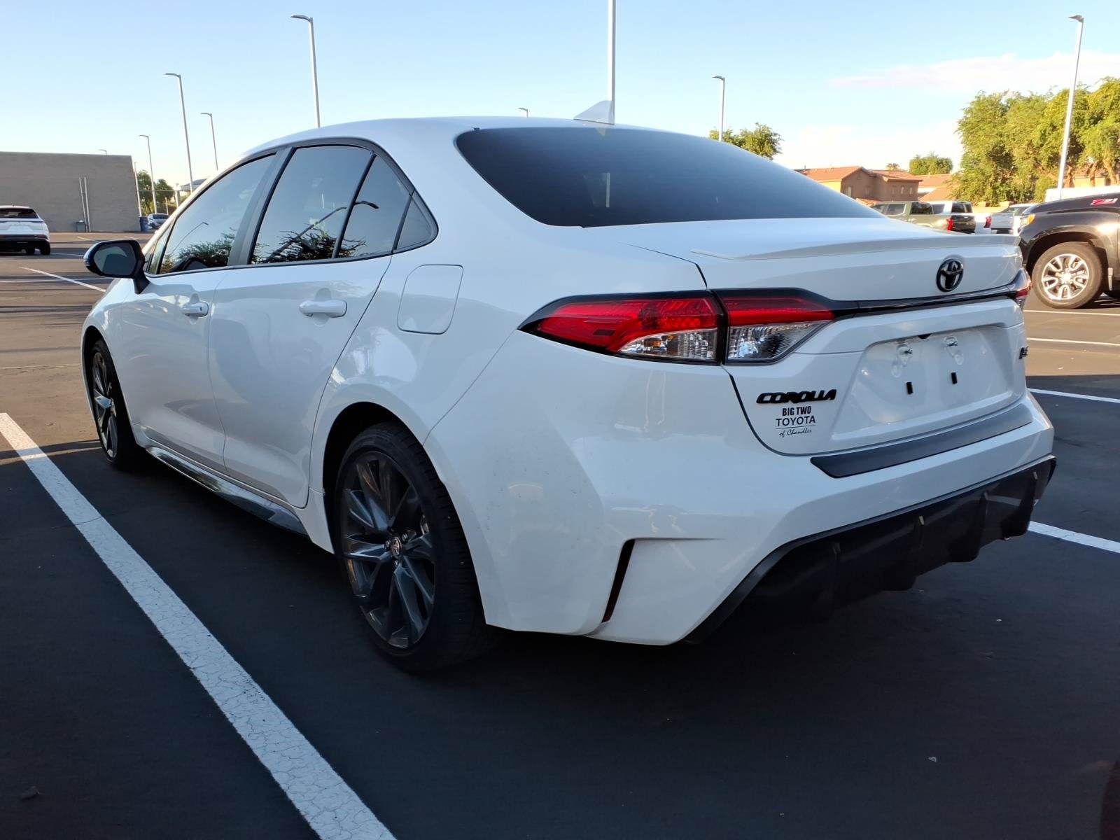 Used 2026 Toyota Corolla SE FWD image 3