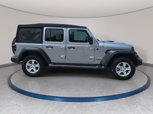 Used 2021 Jeep Wrangler Unlimited Sport AWD/4WD image 4