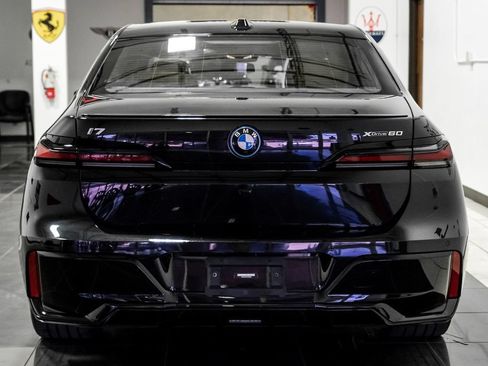 Used 2023 BMW i7 xDrive60 AWD/4WD image 9