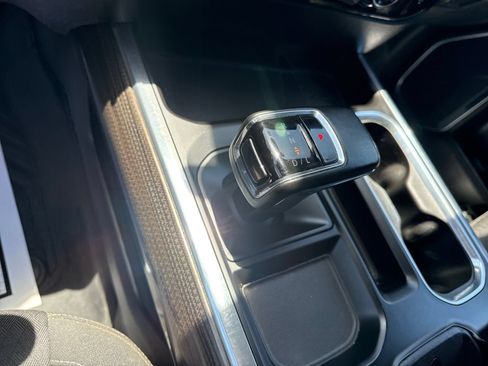 Used 2023 Chevrolet Silverado 1500 LT AWD/4WD image 24