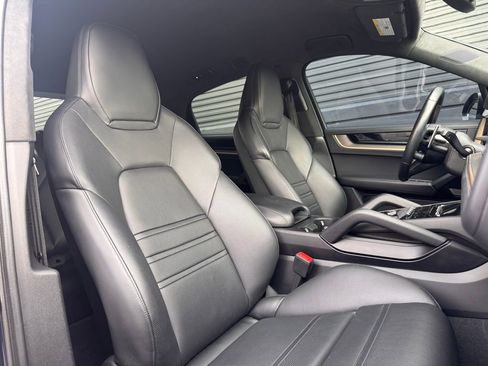 Certified 2024 Porsche Cayenne Turbo GT image 20