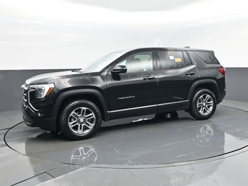 Used 2025 GMC Terrain Elevation image 2