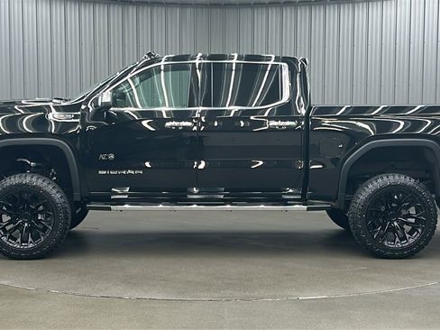 Used 2025 GMC Sierra 1500 SLT w/ SLT Premium Plus Package image 2