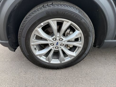 Used 2023 Ford Explorer Limited AWD/4WD image 11