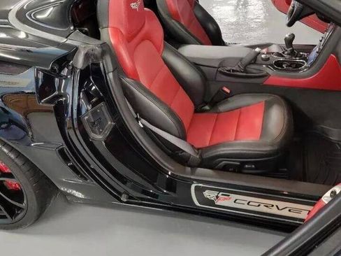 Used 2013 Chevrolet Corvette 427 w/ 1SB Preferred Equipment Group RWD image 8