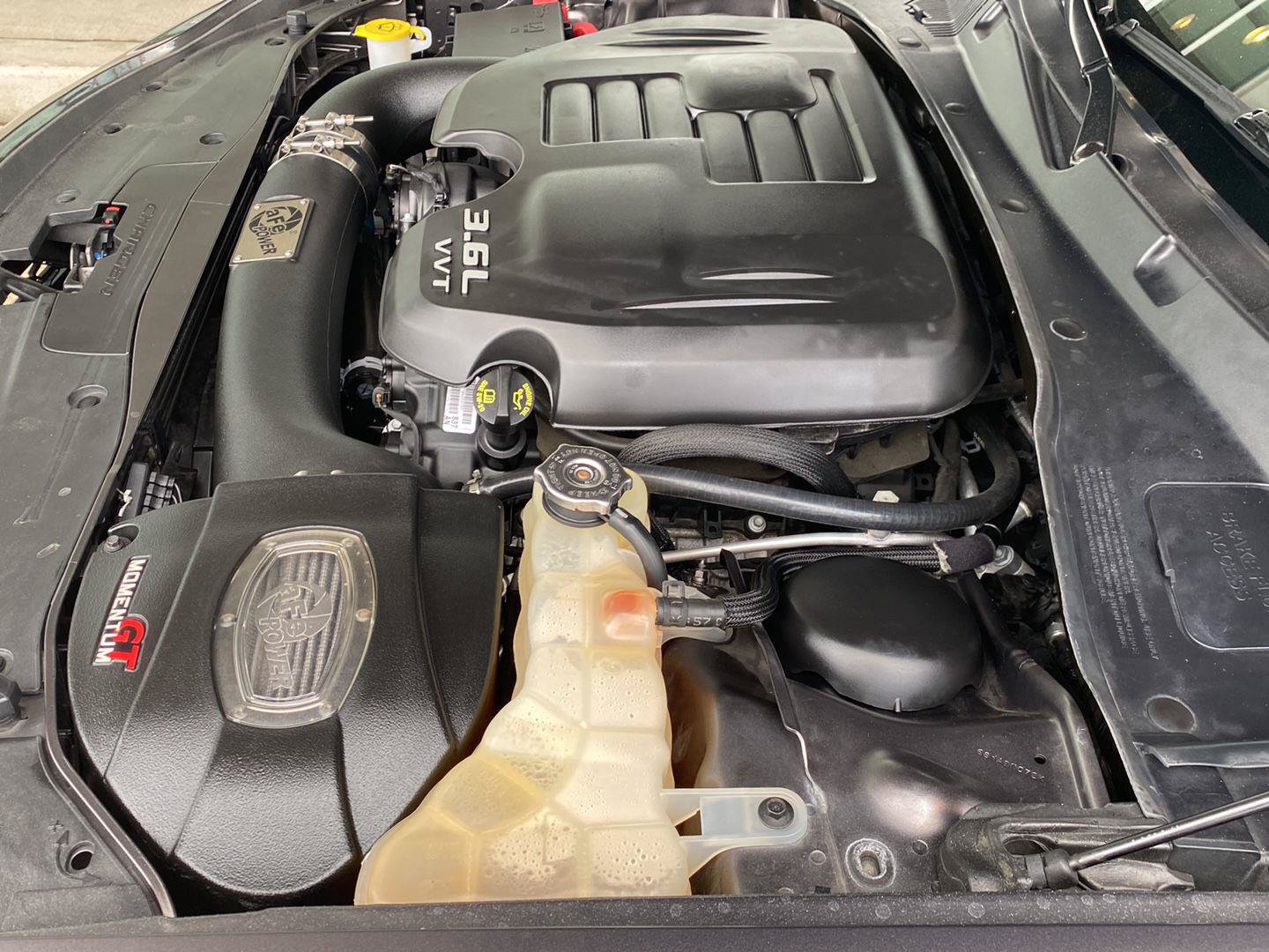 Used 2022 Dodge Charger SXT w/ Blacktop Package RWD image 41