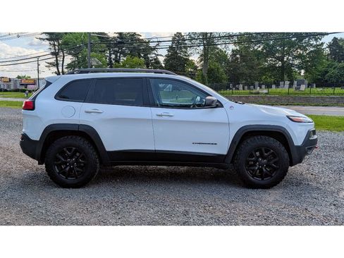 Used 2018 Jeep Cherokee Trailhawk w/ Comfort/Convenience Group image 8