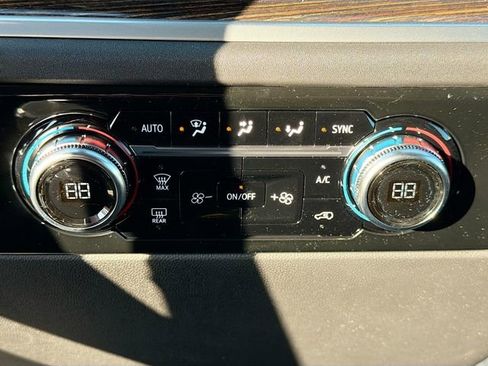 New 2026 GMC Sierra 3500 SLE w/ SLE Convenience Package AWD/4WD image 15