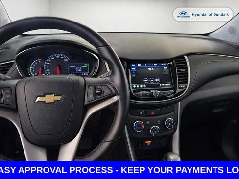 Used 2019 Chevrolet Trax LT w/ LT Convenience Package FWD image 12
