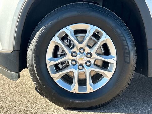 Used 2021 Chevrolet Traverse LT image 30