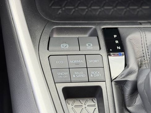 Used 2025 Toyota RAV4 XLE w/ Convenience Package AWD/4WD image 14