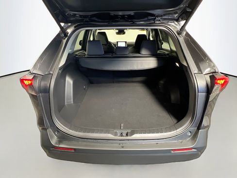 Used 2025 Toyota RAV4 XLE w/ Convenience Package FWD image 34
