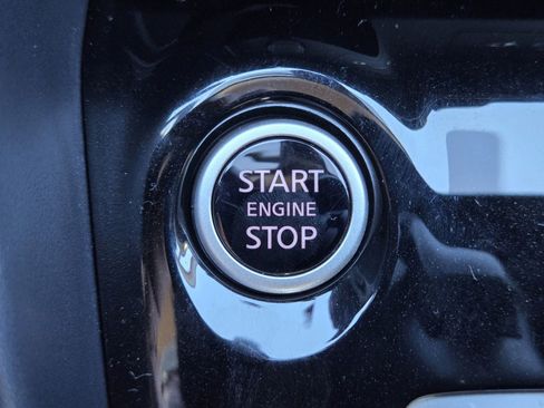 New 2025 Nissan Versa SV image 19