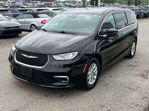 Used 2025 Chrysler Pacifica Select FWD image 31