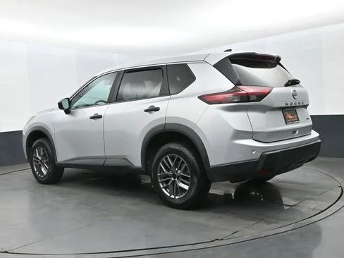 Used 2024 Nissan Rogue S AWD/4WD image 9